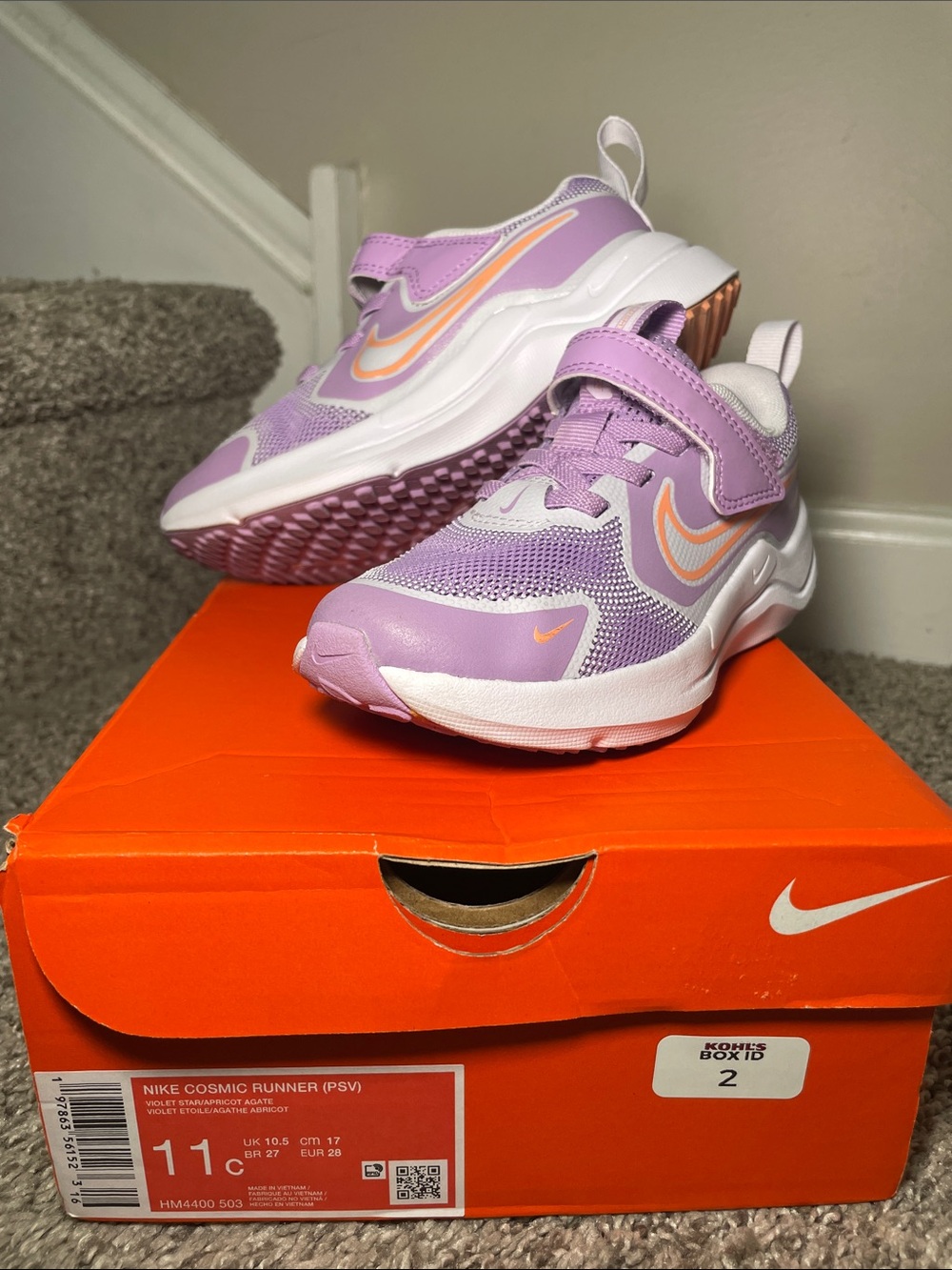 GIRLS' NIKE COSMIC RUNNER RUNNING SHOES - Picture 3 of 10